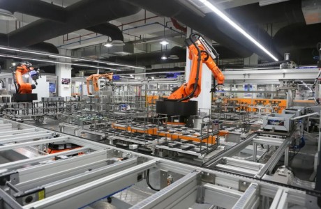 新時達“精耕小腦”，與大腦協(xié)同，加速具身智能垂直落地